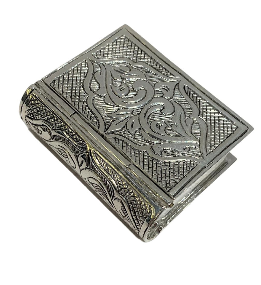 Handmade 925 Sterling Silver Chased Swirl Snuff Spice Box (1 of 5)