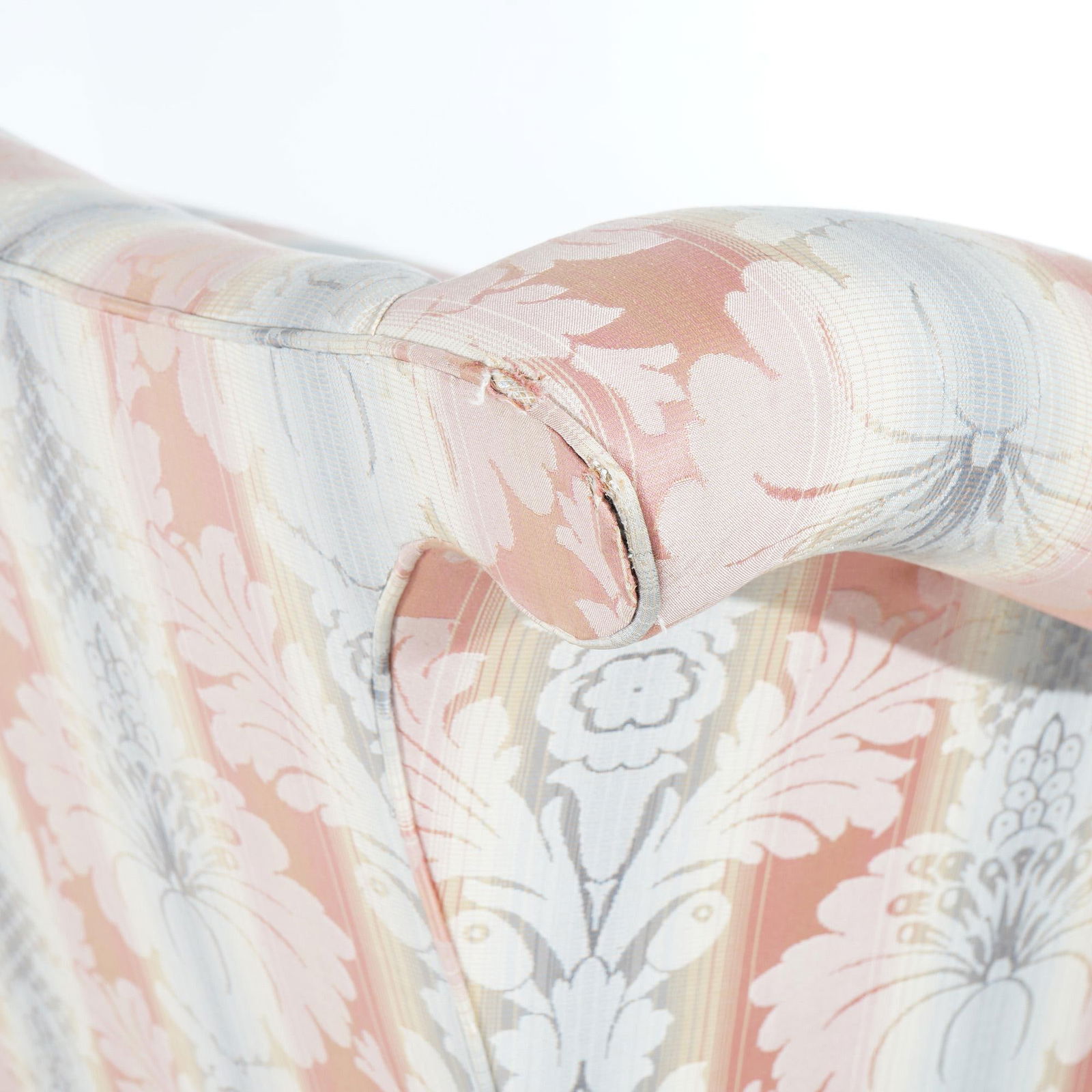 Vintage J. M. Walton Queen Anne Camel Back Sofa Floral Upholstery 20th Century - 10