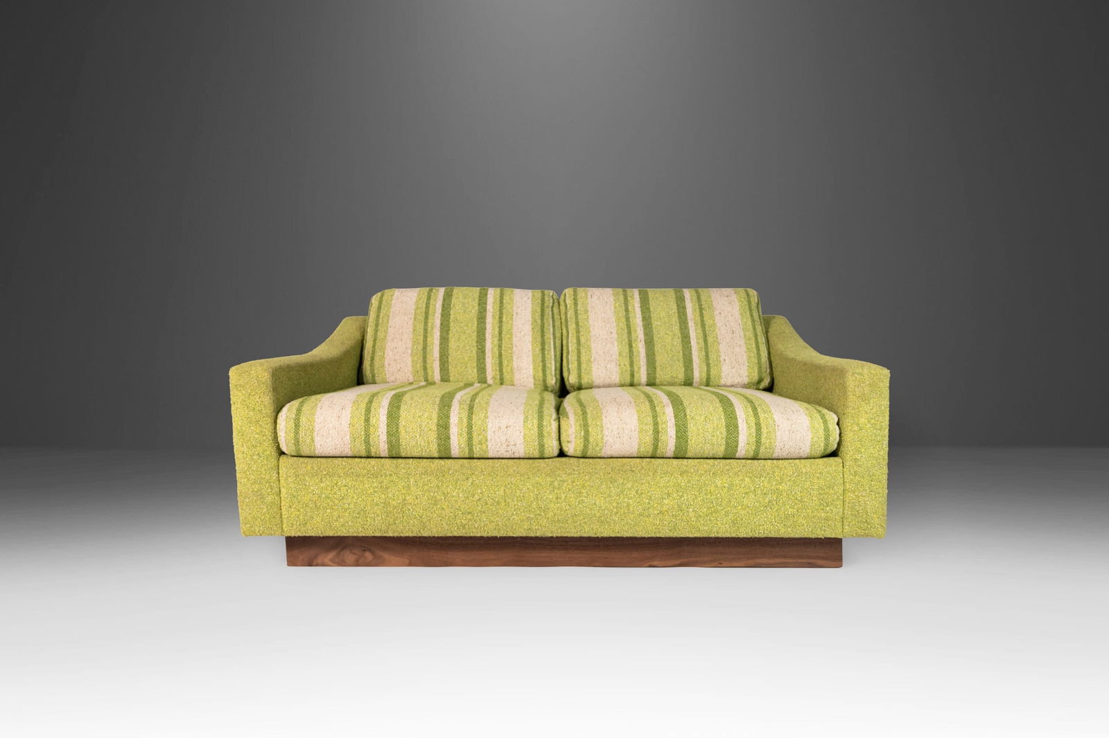 Milo Baughman Mid Century Modern Lime Green Tweed Sofa 1970s Walnut Base: Milo Baughman Mid Century Modern Lime Green Tweed Sofa 1970s Walnut Base This striking Mid Century Modern sofa, attributed to Milo Baughman, showcases a vibrant lime green tweed upholstery paired with