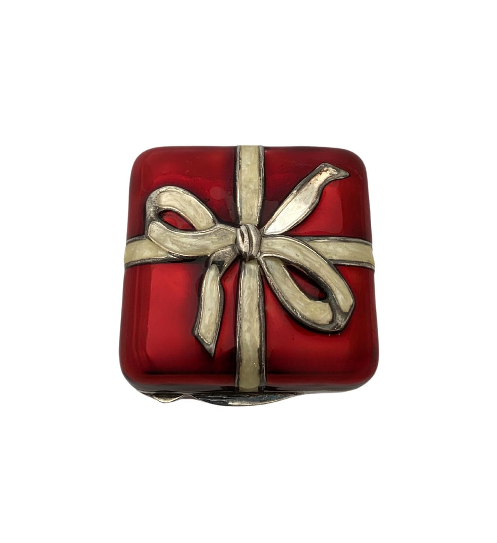 Handmade Italian 925 Sterling Silver Gift Box with Red Enamel Bow: Handmade Italian 925 Sterling Silver Gift Box with Red Enamel Bow This exquisite gift box is a fine example of Italian craftsmanship, made from 925 sterling silver and adorned with vibrant red and bei