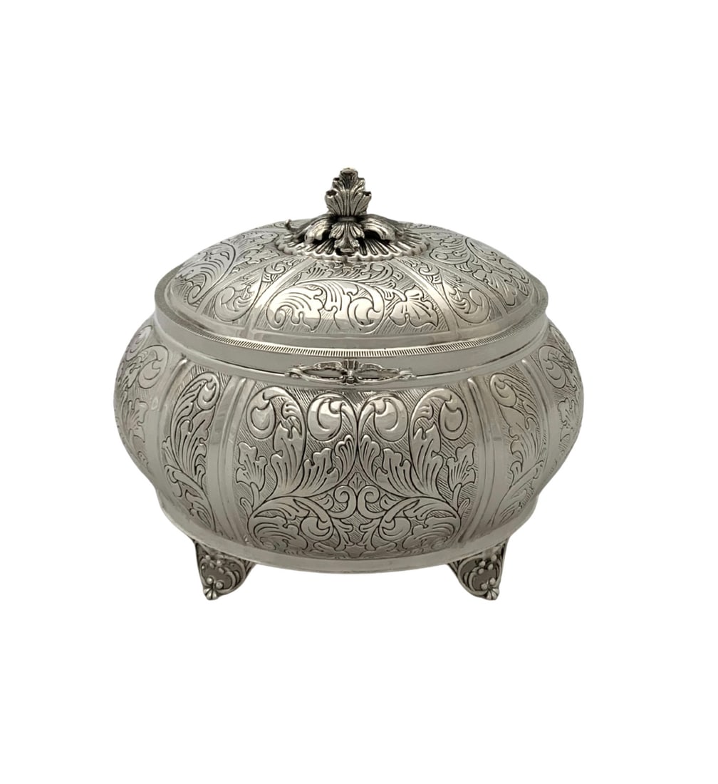 Handmade Sterling Silver Chased Swirl Leaf Esrog Box 6" x 6" (1 of 4)