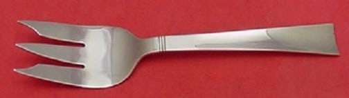 Allan Adler Sunset 3-Tine Sterling Silver Serving Fork 8": Allan Adler Sunset 3-Tine Sterling Silver Serving Fork 8" This exquisite serving fork from the renowned Allan Adler collection features a stunning 3-tine design, perfect for serving cold meats. Crafte