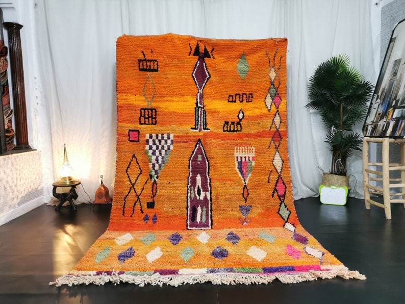 Vibrant Handmade Moroccan Berber Rug 8 x 5 Feet 100% Wool: Vibrant Handmade Moroccan Berber Rug 8 x 5 Feet 100% Wool Enhance your space with this stunning Handmade Moroccan Berber Rug, crafted with care in the Middle Atlas Mountains by skilled local Berber wo