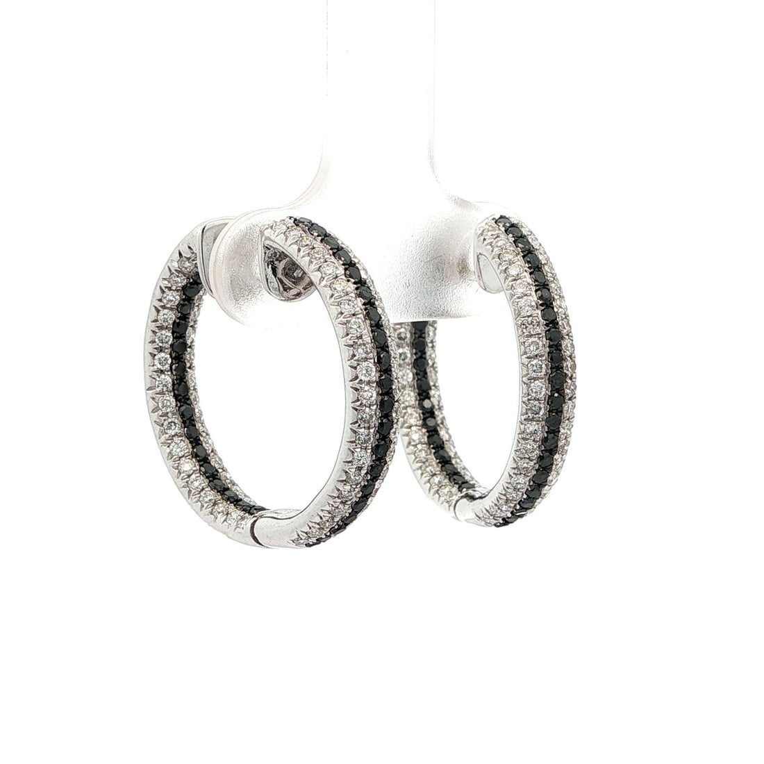 18k White Gold 1.08ct Fancy Black and White Diamond Hoop Earrings - 3