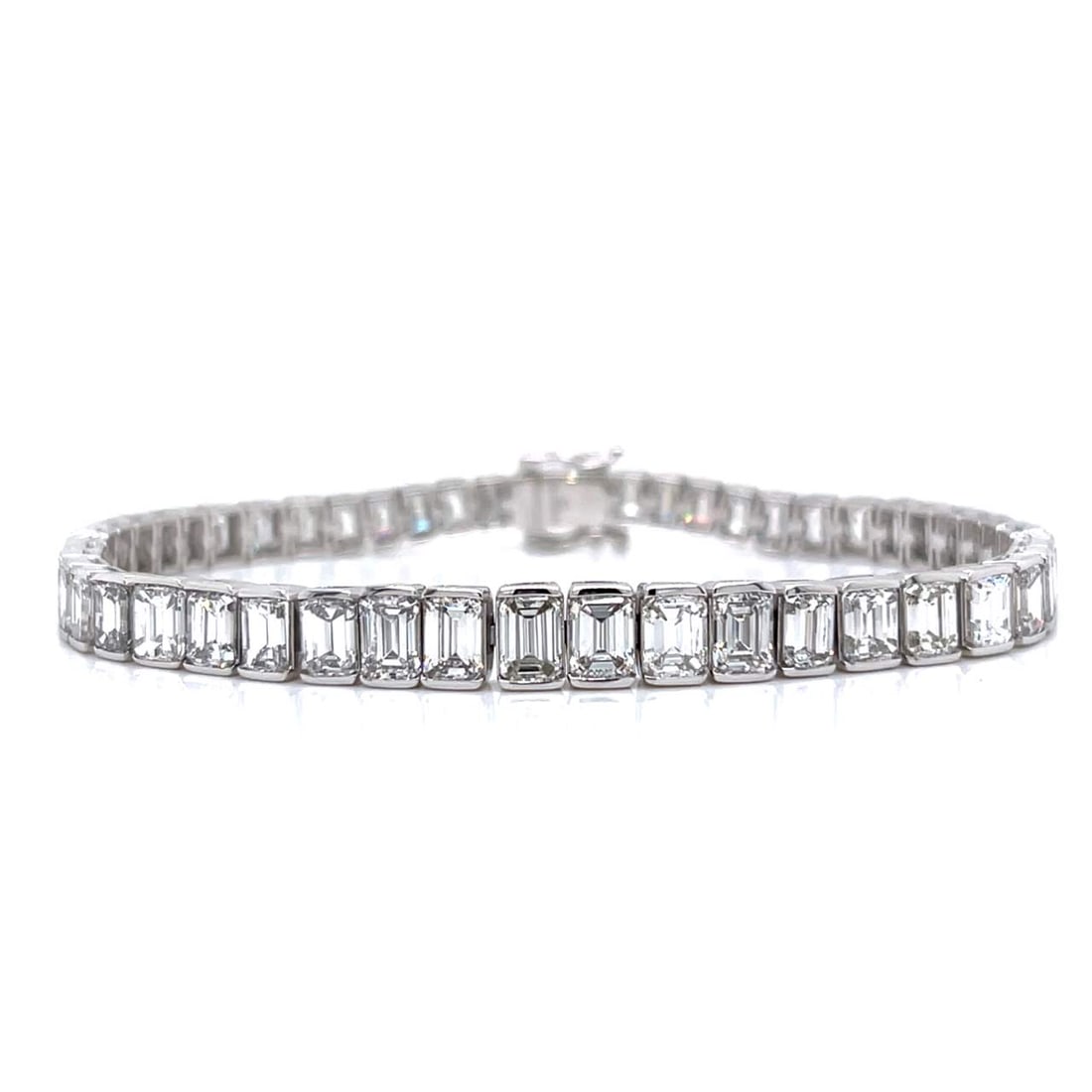 Stunning 21.00 Ct Emerald-Cut Diamond Tennis Bracelet in Platinum & 18K White Gold (1 of 3)