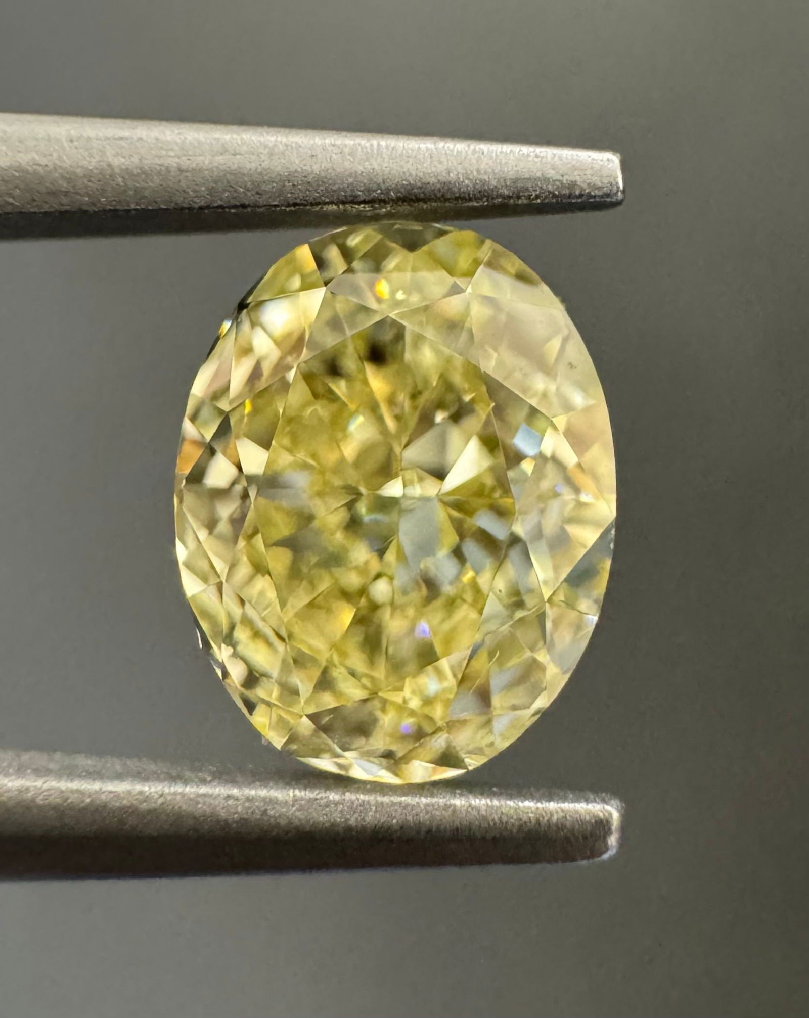 Loose Diamond - OVAL 1.01ct Fancy Yellow SI1: Loose Diamond - OVAL 1.01ct Fancy Yellow SI1 Source: Natural Shape: OVAL Carats: 1.01 Color: Fancy Yellow Certification: GIA PLEASE NOTE: Framed, Large, or heavy items do not have shipping costs inclu