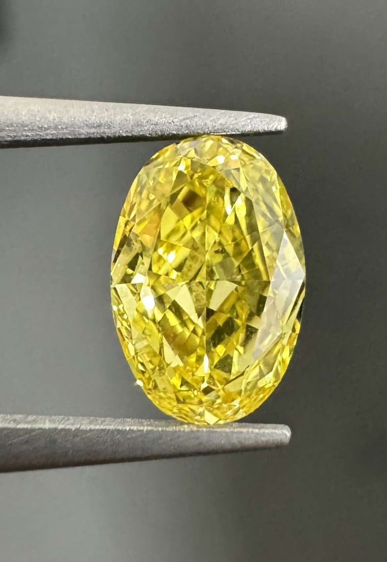 Loose Diamond - OVAL 0.47ct Fancy Vivid Yellow VS2: Loose Diamond - OVAL 0.47ct Fancy Vivid Yellow VS2 Source: Natural Shape: OVAL Carats: 0.47 Color: Fancy Vivid Yellow Certification: GIA Video: