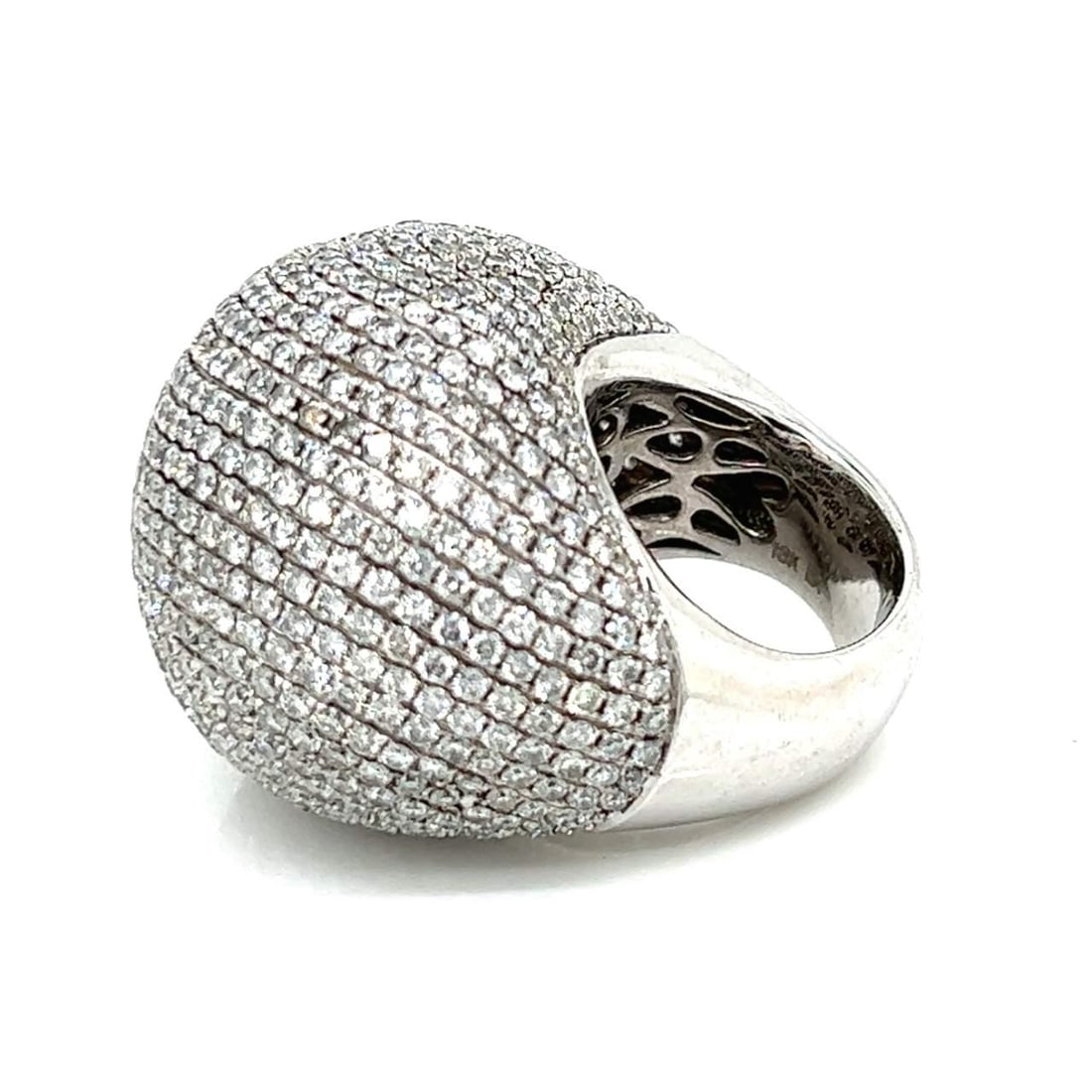 18K White Gold Diamond Cocktail Ring 15.00 Ct F-H VS1-SI2: 18K White Gold Diamond Cocktail Ring 15.00 Ct F-H VS1-SI2 This stunning cocktail ring features a luxurious setting crafted from 18K white gold, elegantly adorned with numerous diamonds totaling approx