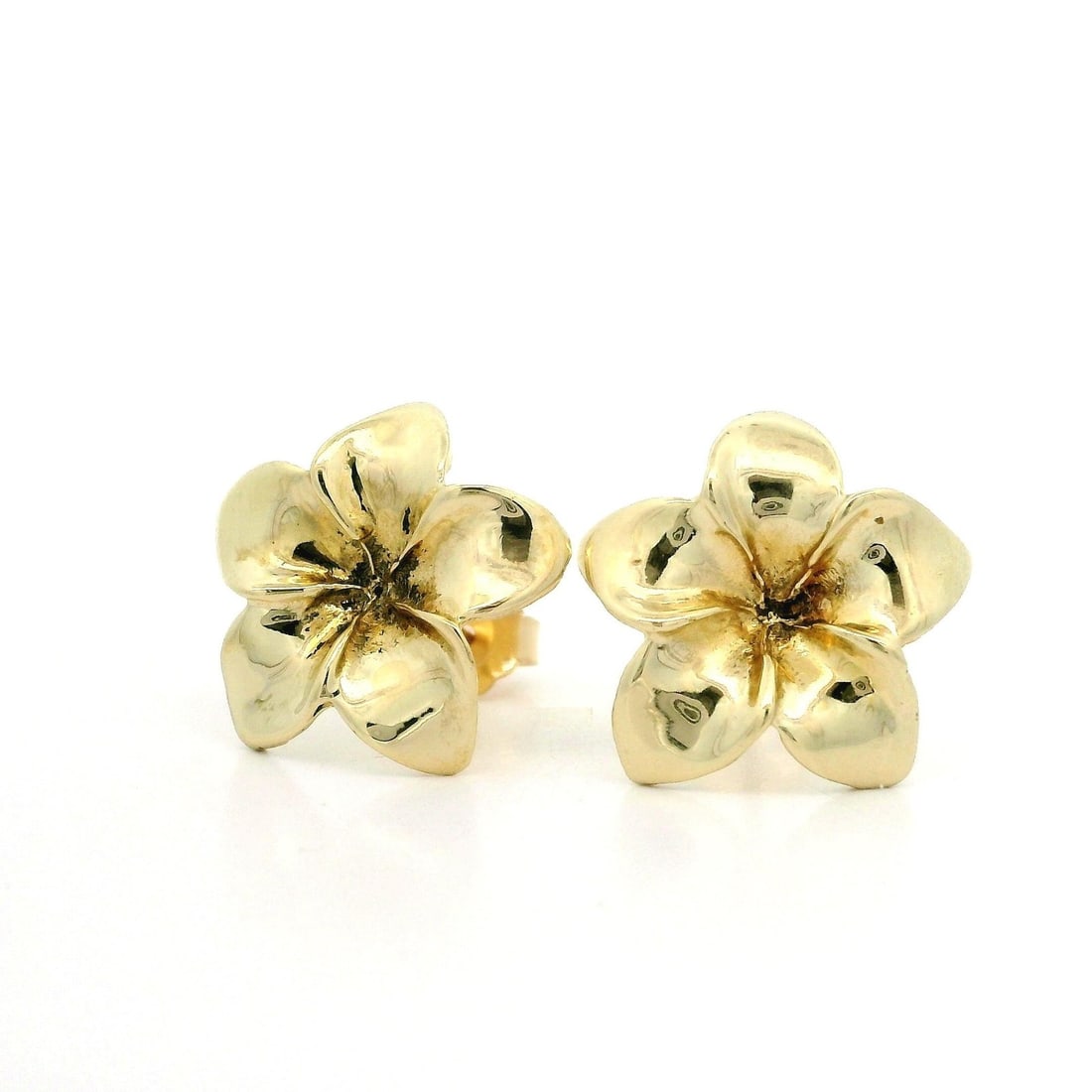 14k Yellow Gold 3D Plumeria Flower Stud Earrings: 14k Yellow Gold 3D Plumeria Flower Stud Earrings Adorn your ears with these exquisite 14k Yellow Gold 3D Detailed Plumeria Flower Polished Stud Earrings. Crafted from solid 14k yellow gold, these earr