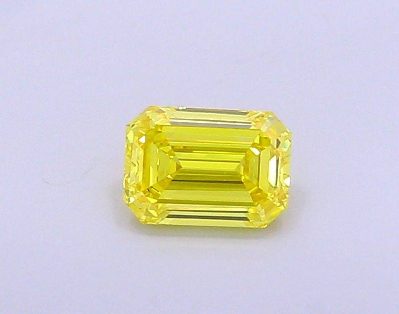 Loose Diamond - EMERALD 1.01ct Fancy Vivid Yellow VS1: Loose Diamond - EMERALD 1.01ct Fancy Vivid Yellow VS1 Source: This is a real non-mined Diamond that has been grown in a lab Shape: EMERALD Carats: 1.01 Color: Fancy Vivid Yellow Certification: IGI Vid