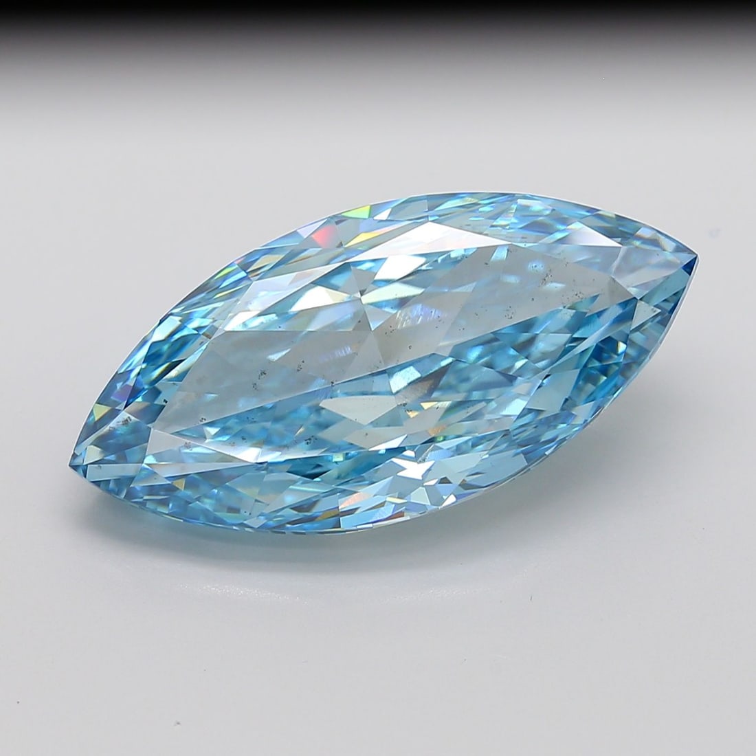 Loose Diamond - MARQUISE 20.07ct Fancy Vivid Blue SI1: Loose Diamond - MARQUISE 20.07ct Fancy Vivid Blue SI1 Source: This is a real non-mined Diamond that has been grown in a lab Shape: MARQUISE Carats: 20.07 Color: Fancy Vivid Blue Certification: IGI Vid