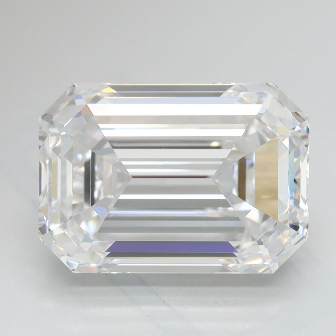 Loose Diamond - EMERALD 4.62ct D IF: Loose Diamond - EMERALD 4.62ct D IF Source: This is a real non-mined Diamond that has been grown in a lab Shape: EMERALD Carats: 4.62 Color: D Clarity: IF Certification: GCAL Video: