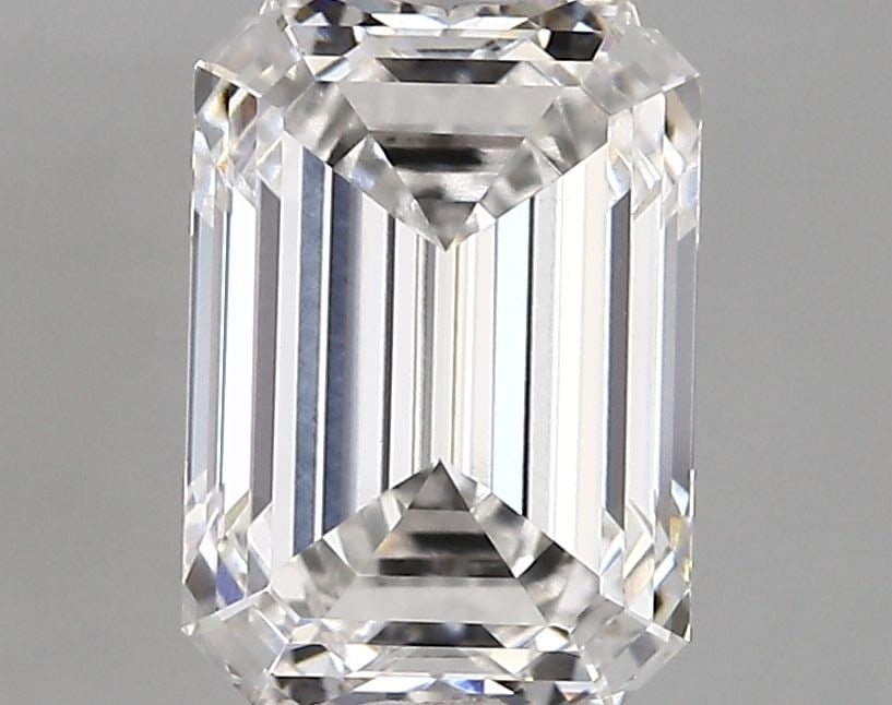 Loose Diamond - EMERALD 2.73ct E VVS2: Loose Diamond - EMERALD 2.73ct E VVS2 Source: This is a real non-mined Diamond that has been grown in a lab Shape: EMERALD Carats: 2.73 Color: E Clarity: VVS2 Certification: IGI Video: