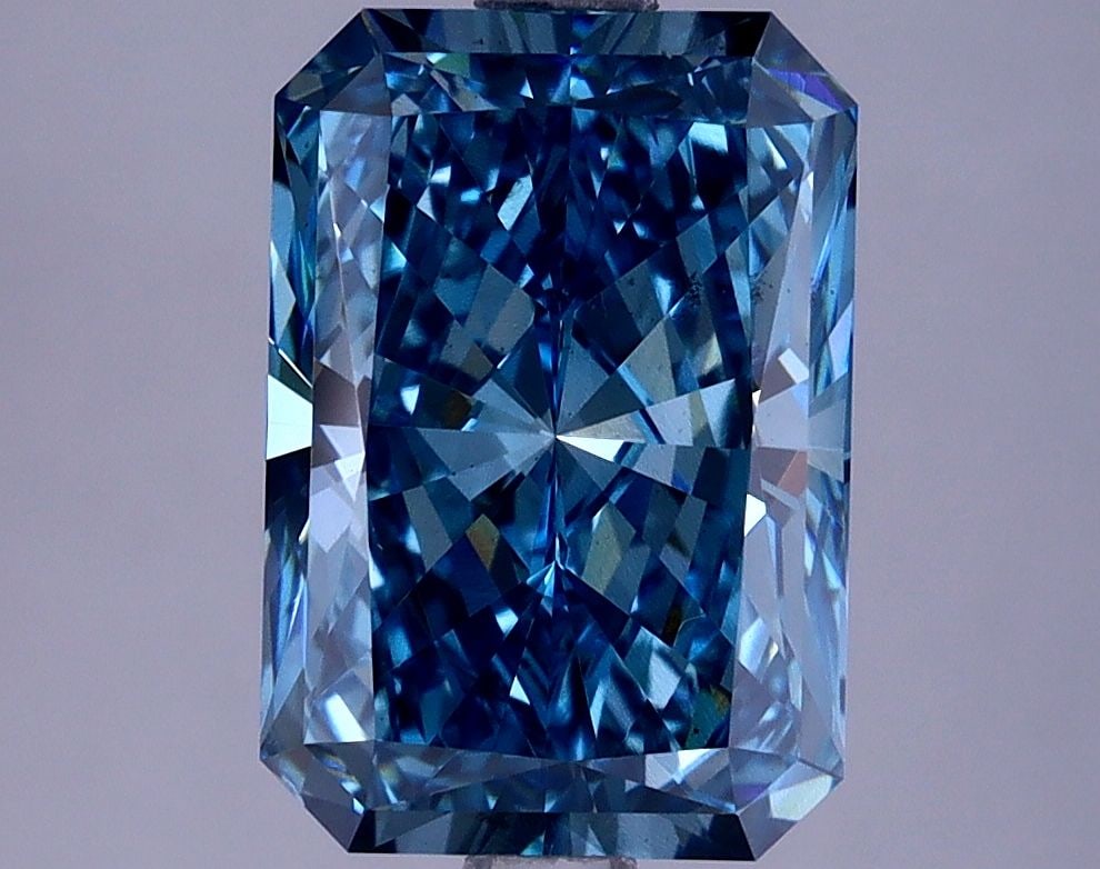 Loose Diamond - RADIANT 3.05ct Fancy Vivid Blue VS2: Loose Diamond - RADIANT 3.05ct Fancy Vivid Blue VS2 Source: This is a real non-mined Diamond that has been grown in a lab Shape: RADIANT Carats: 3.05 Color: Fancy Vivid Blue Certification: IGI Video: