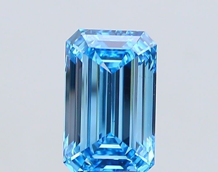 Loose Diamond - EMERALD 4.04ct Fancy Vivid Blue VS1: Loose Diamond - EMERALD 4.04ct Fancy Vivid Blue VS1 Source: This is a real non-mined Diamond that has been grown in a lab Shape: EMERALD Carats: 4.04 Color: Fancy Vivid Blue Certification: IGI Video: