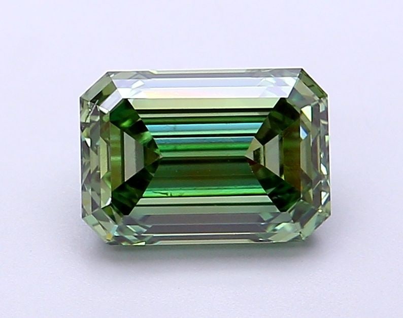 Loose Diamond - EMERALD 2.02ct Fancy Vivid Green VS2: Loose Diamond - EMERALD 2.02ct Fancy Vivid Green VS2 Source: This is a real non-mined Diamond that has been grown in a lab Shape: EMERALD Carats: 2.02 Color: Fancy Vivid Green Certification: IGI Video