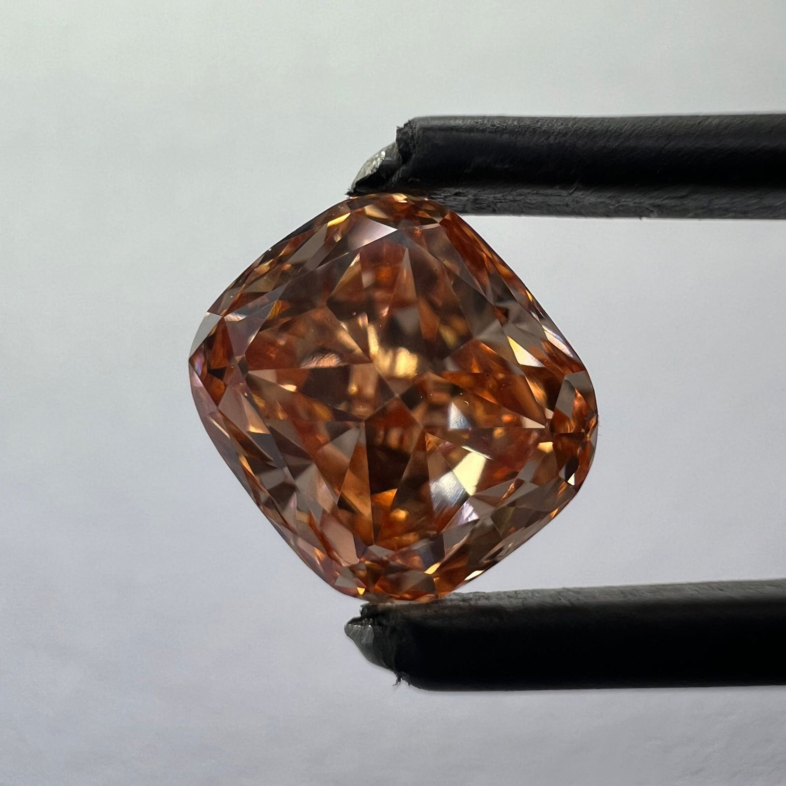 Loose Diamond - CUSHION BRILLIANT 1.56ct Orange VS1: Loose Diamond - CUSHION BRILLIANT 1.56ct Orange VS1 Source: This is a real non-mined Diamond that has been grown in a lab Shape: CUSHION BRILLIANT Carats: 1.56 Color: Orange Certification: NONE PLEASE