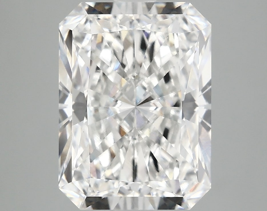 Loose Diamond - RADIANT 3.9ct F VS1: Loose Diamond - RADIANT 3.9ct F VS1 Source: This is a real non-mined Diamond that has been grown in a lab Shape: RADIANT Carats: 3.9 Color: F Clarity: VS1 Certification: IGI PLEASE NOTE: Framed, Large