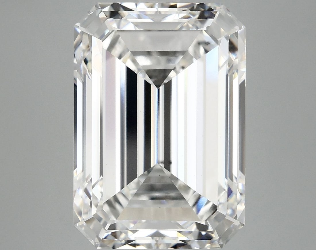 Loose Diamond - EMERALD 10.07ct F VS1: Loose Diamond - EMERALD 10.07ct F VS1 Source: This is a real non-mined Diamond that has been grown in a lab Shape: EMERALD Carats: 10.07 Color: F Clarity: VS1 Certification: IGI Video: