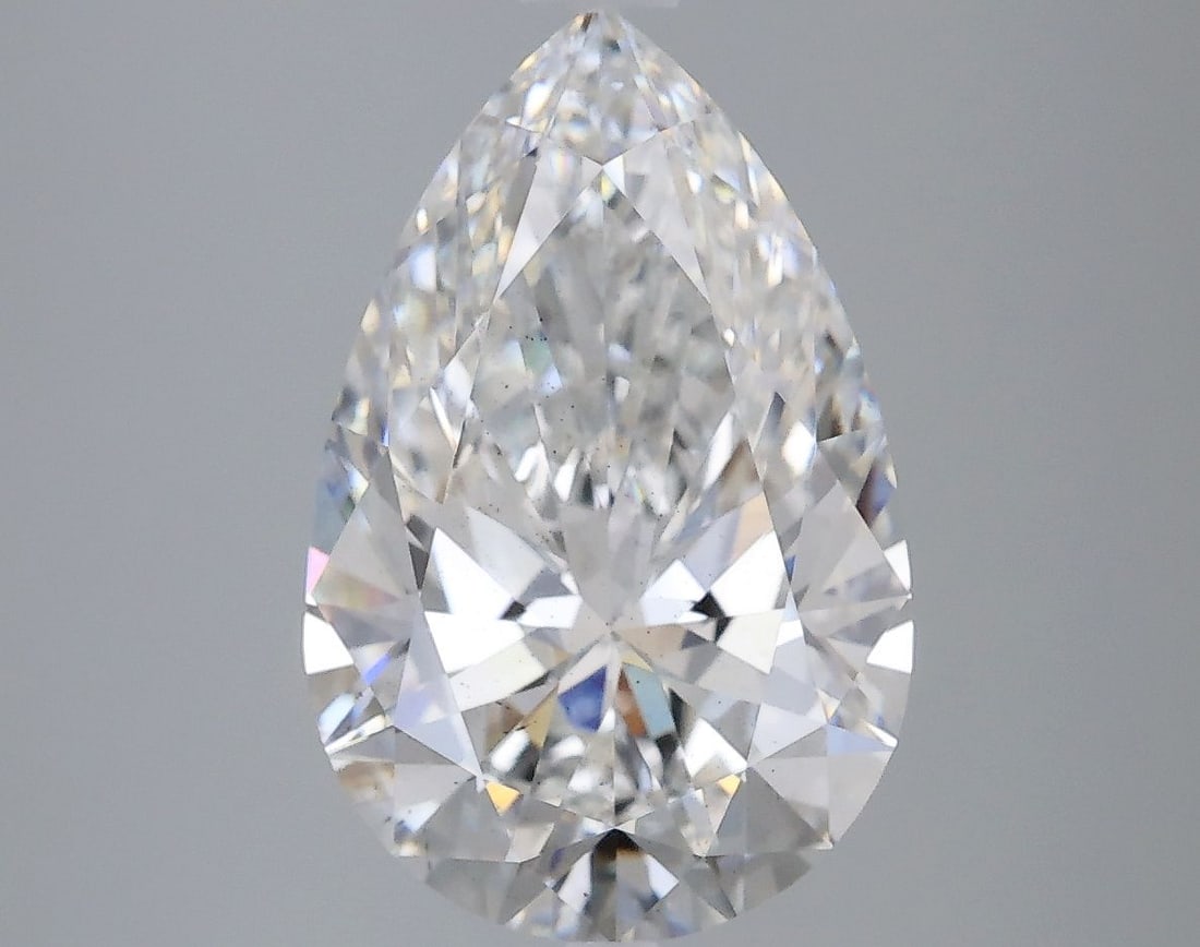 Loose Diamond - PEAR 4.08ct E SI1: Loose Diamond - PEAR 4.08ct E SI1 Source: This is a real non-mined Diamond that has been grown in a lab Shape: PEAR Carats: 4.08 Color: E Clarity: SI1 Certification: IGI Video: