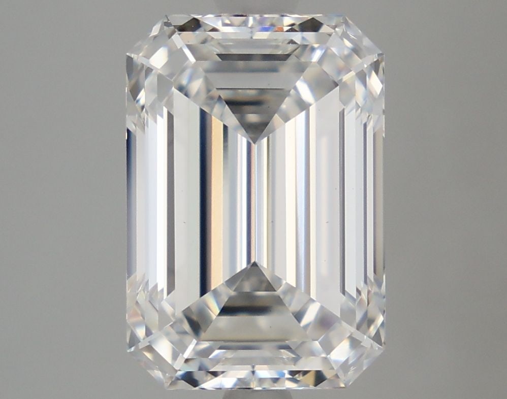 Loose Diamond - EMERALD 5.05ct E VS1: Loose Diamond - EMERALD 5.05ct E VS1 Source: This is a real non-mined Diamond that has been grown in a lab Shape: EMERALD Carats: 5.05 Color: E Clarity: VS1 Certification: IGI Video: