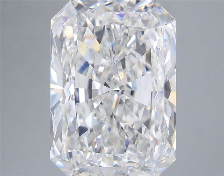 Loose Diamond - RADIANT 5.59ct E VVS2: Loose Diamond - RADIANT 5.59ct E VVS2 Source: This is a real non-mined Diamond that has been grown in a lab Shape: RADIANT Carats: 5.59 Color: E Clarity: VVS2 Certification: IGI Video: