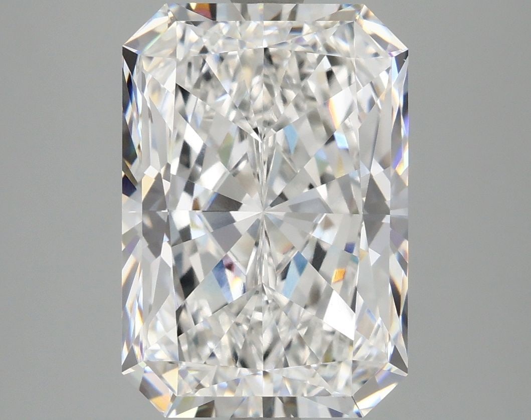 Loose Diamond - RADIANT 5.02ct E VS1: Loose Diamond - RADIANT 5.02ct E VS1 Source: This is a real non-mined Diamond that has been grown in a lab Shape: RADIANT Carats: 5.02 Color: E Clarity: VS1 Certification: IGI Video: