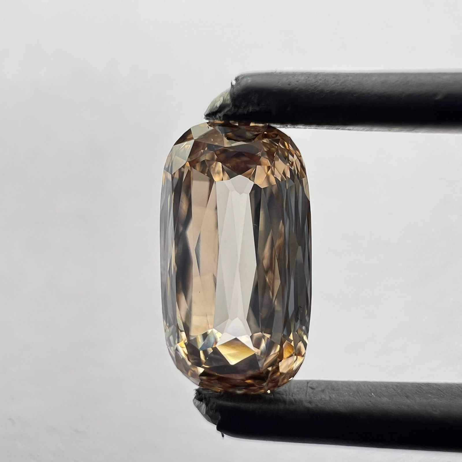 Loose Diamond - CUSHION BRILLIANT 1.25ct Orange VS1 (1 of 1)