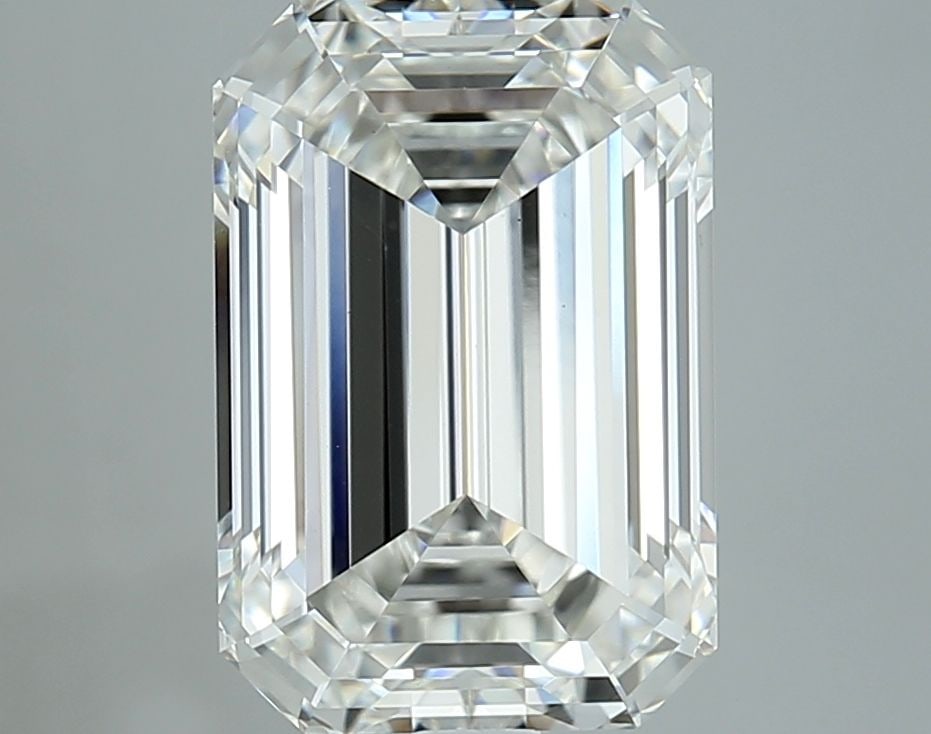 Loose Diamond - EMERALD 3.85ct G VVS2: Loose Diamond - EMERALD 3.85ct G VVS2 Source: This is a real non-mined Diamond that has been grown in a lab Shape: EMERALD Carats: 3.85 Color: G Clarity: VVS2 Certification: IGI Video: