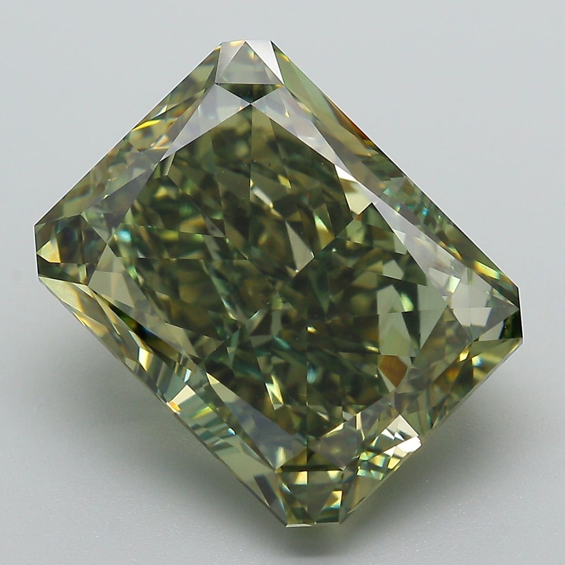 Loose Diamond - RADIANT 12.57ct Fancy Vivid Green VS1: Loose Diamond - RADIANT 12.57ct Fancy Vivid Green VS1 Source: This is a real non-mined Diamond that has been grown in a lab Shape: RADIANT Carats: 12.57 Color: Fancy Vivid Green Certification: IGI Vid