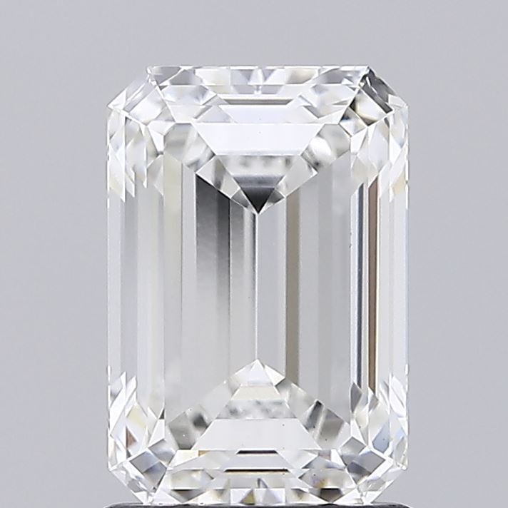 Loose Diamond - EMERALD 1.81ct E VS1: Loose Diamond - EMERALD 1.81ct E VS1 Source: This is a real non-mined Diamond that has been grown in a lab Shape: EMERALD Carats: 1.81 Color: E Clarity: VS1 Certification: IGI PLEASE NOTE: Framed, Lar