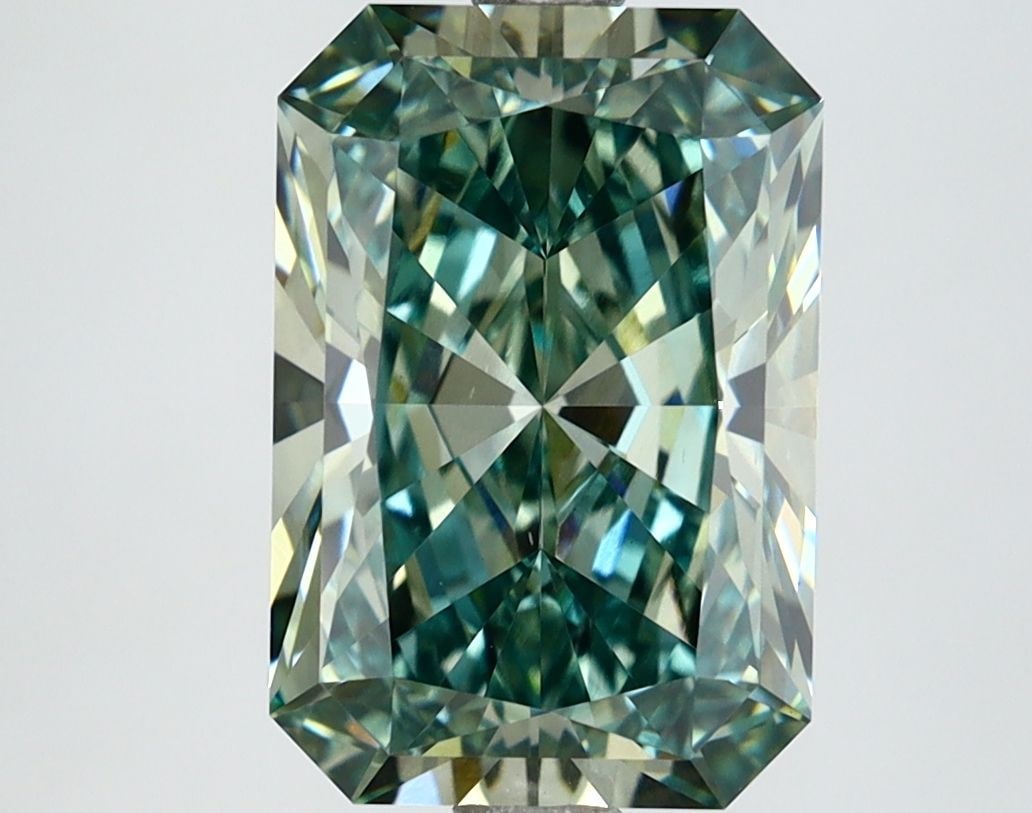 Loose Diamond - RADIANT 3.54ct Fancy Vivid Green VS2: Loose Diamond - RADIANT 3.54ct Fancy Vivid Green VS2 Source: This is a real non-mined Diamond that has been grown in a lab Shape: RADIANT Carats: 3.54 Color: Fancy Vivid Green Certification: IGI Video