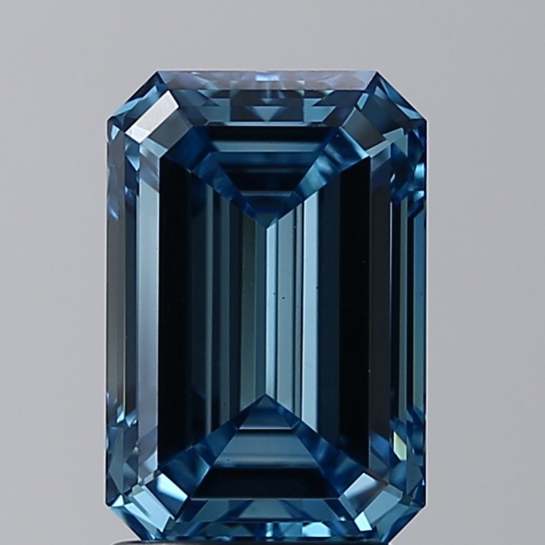 Loose Diamond - EMERALD 2.17ct Fancy Vivid Blue VS1: Loose Diamond - EMERALD 2.17ct Fancy Vivid Blue VS1 Source: This is a real non-mined Diamond that has been grown in a lab Shape: EMERALD Carats: 2.17 Color: Fancy Vivid Blue Certification: IGI Video: