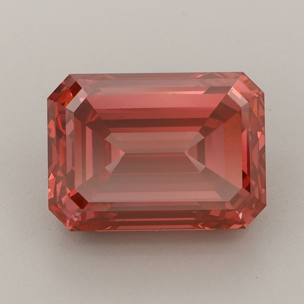 Loose Diamond - EMERALD 4.5ct Fancy Vivid Red VS1: Loose Diamond - EMERALD 4.5ct Fancy Vivid Red VS1 Source: This is a real non-mined Diamond that has been grown in a lab Shape: EMERALD Carats: 4.5 Color: Fancy Vivid Red Certification: IGI Video: