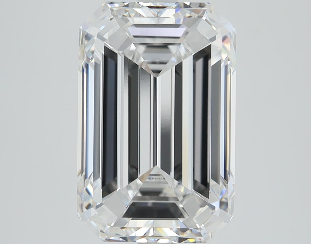 Loose Diamond - EMERALD 4.51ct D VVS2: Loose Diamond - EMERALD 4.51ct D VVS2 Source: This is a real non-mined Diamond that has been grown in a lab Shape: EMERALD Carats: 4.51 Color: D Clarity: VVS2 Certification: IGI PLEASE NOTE: Framed, L