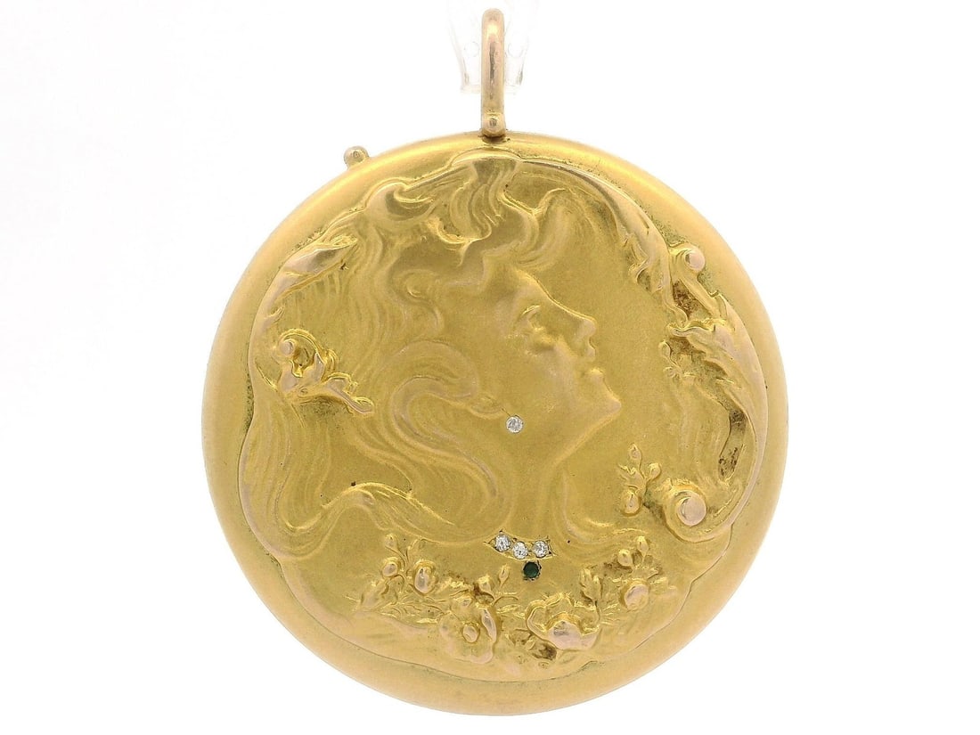 Rare Art Nouveau 14k Yellow Gold Diamond Woman Locket Pendant: Rare Art Nouveau 14k Yellow Gold Diamond Woman Locket Pendant Discover this rare antique Art Nouveau locket pendant, exquisitely crafted in solid 14k yellow gold. This stunning piece features four nat