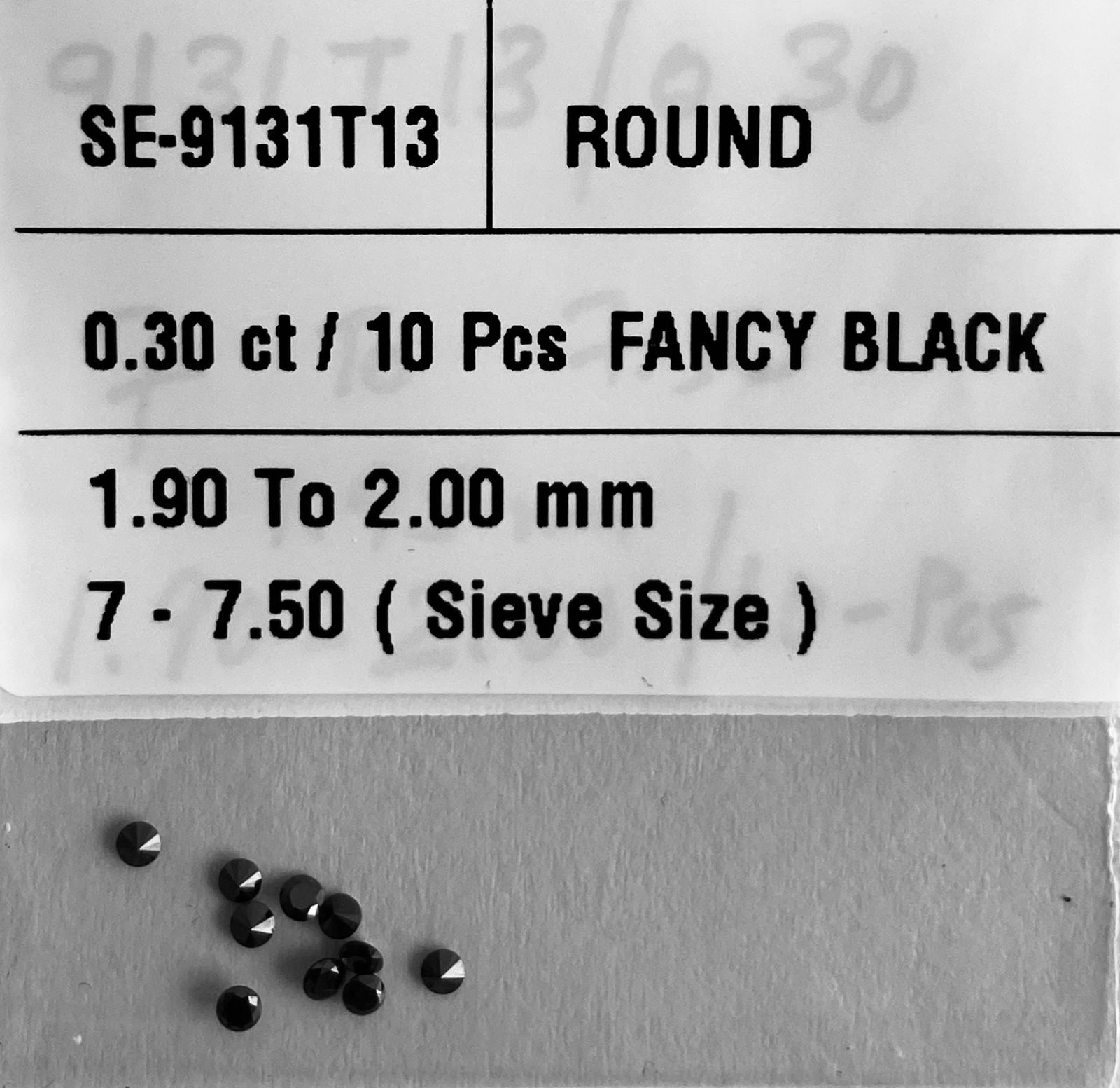 Loose Diamond - ROUND 0.3ct Fancy Black VVS2: Loose Diamond - ROUND 0.3ct Fancy Black VVS2 Source: Natural Shape: ROUND Carats: 0.3 Color: Fancy Black Certification: NONE PLEASE NOTE: Framed, Large, or heavy items do not have shipping costs inclu