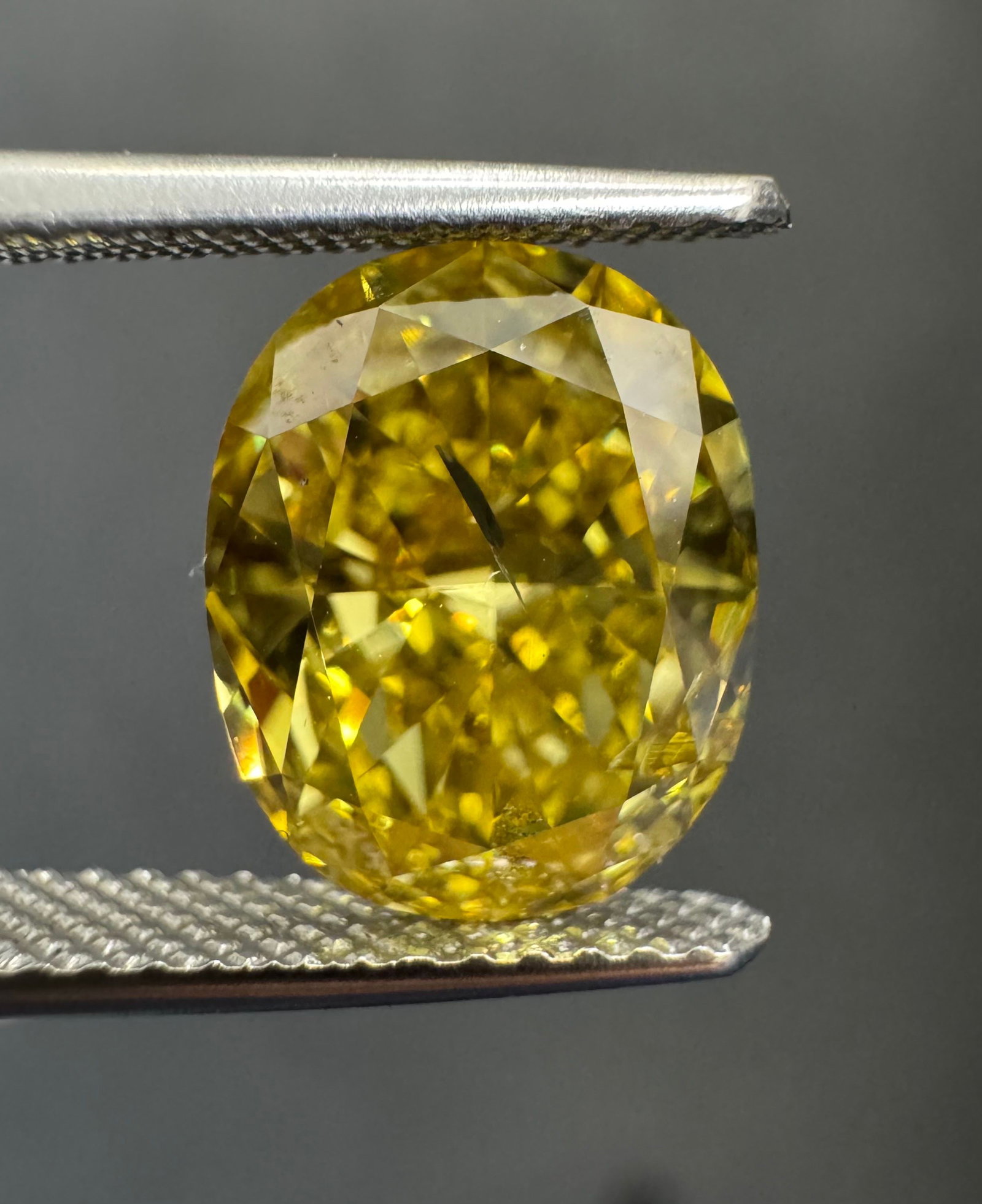 Loose Diamond - OVAL 3.16ct Fancy Vivid Yellow I1: Loose Diamond - OVAL 3.16ct Fancy Vivid Yellow I1 Source: Natural Shape: OVAL Carats: 3.16 Color: Fancy Vivid Yellow Certification: GIA PLEASE NOTE: Framed, Large, or heavy items do not have shipping 