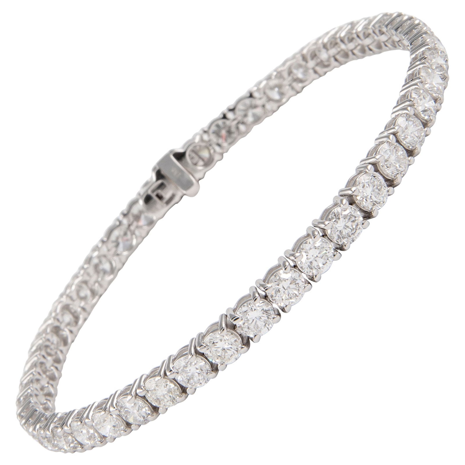 8.33ct Diamond Tennis Bracelet 18k White Gold Modern Style: 8.33ct Diamond Tennis Bracelet 18k White Gold Modern Style This exquisite 8.33ct Diamond Tennis Bracelet is crafted in luxurious 18k white gold, showcasing a modern style that epitomizes elegance.