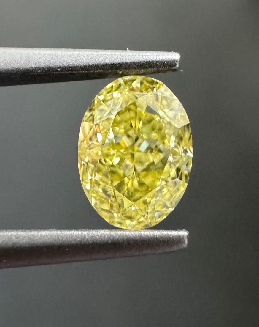 Loose Diamond - OVAL 0.62ct Fancy Intense Yellow VVS2: Loose Diamond - OVAL 0.62ct Fancy Intense Yellow VVS2 Source: Natural Shape: OVAL Carats: 0.62 Color: Fancy Intense Yellow Certification: GIA PLEASE NOTE: Framed, Large, or heavy items do not have shi