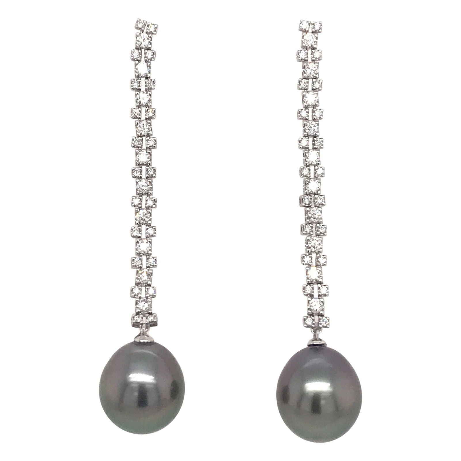 Harbor Diamonds Tahitian Pearl Diamond Drop Earrings 1.08ct 18k White Gold: Harbor Diamonds Tahitian Pearl Diamond Drop Earrings 1.08ct 18k White Gold Elevate your elegance with these stunning Tahitian Pearl Diamond Drop Earrings. Crafted from 18k white gold, these contempora