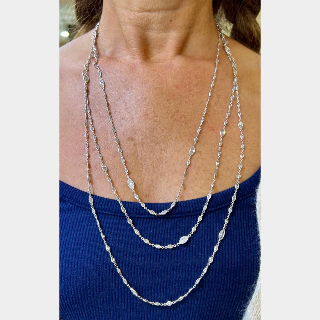 Platinum 36 Ct Marquise Diamond Necklace 80 Inches Pre-Owned: Platinum 36 Ct Marquise Diamond Necklace 80 Inches Pre-Owned This exquisite Platinum by the Yard Necklace features a stunning total of 36.00 carats of Marquise Diamonds, making it a true statement pie