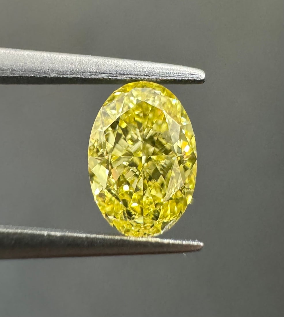 Loose Diamond - OVAL 0.67ct Fancy Vivid Yellow VS1 (1 of 1)