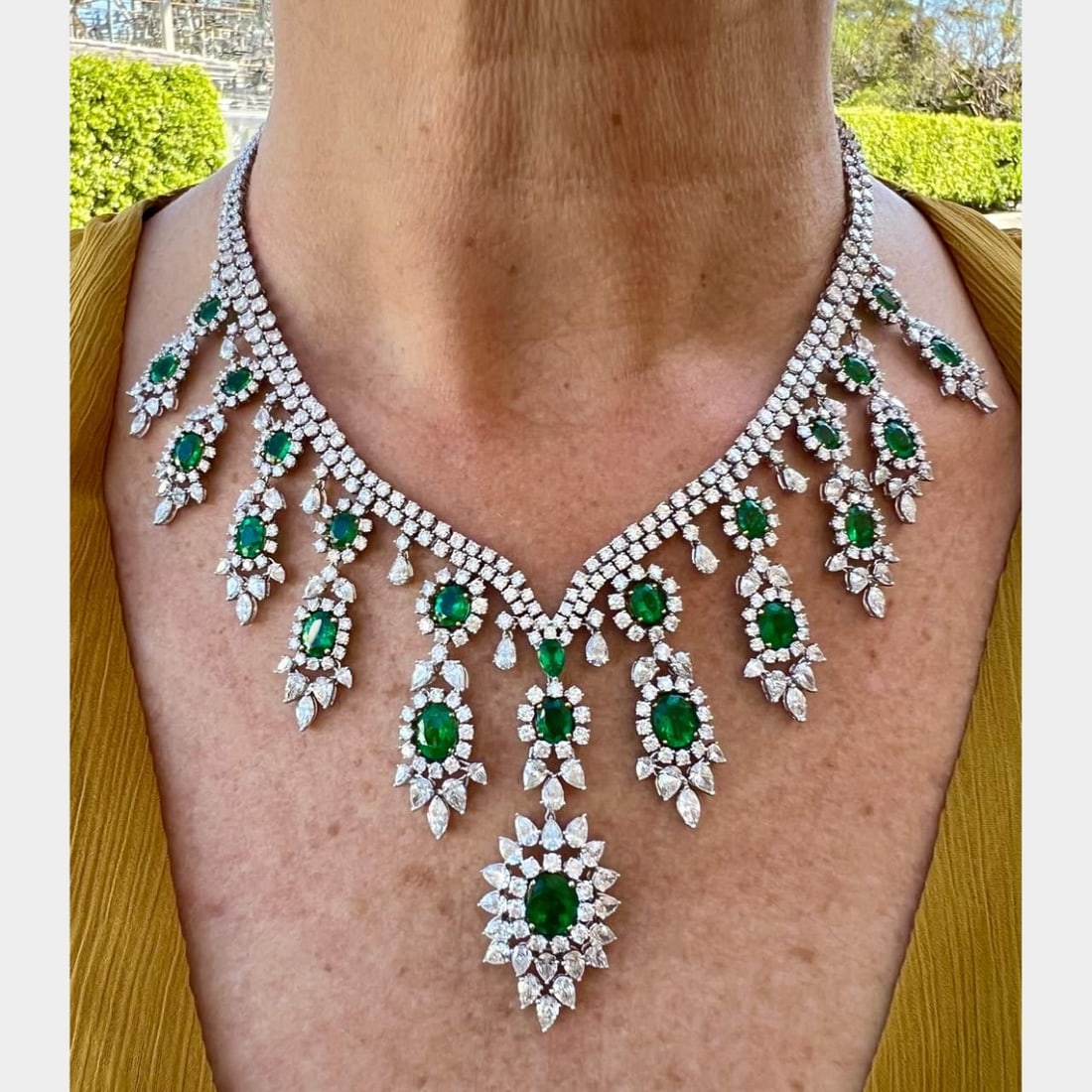 18K White Gold Necklace with Colombian Emerald and Diamonds: 18K White Gold Necklace with Colombian Emerald and Diamonds This stunning necklace features a dazzling array of Colombian emeralds and diamonds set in luxurious 18K white gold. The piece weighs a subs