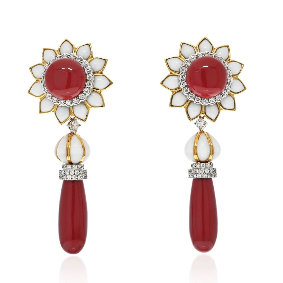 David Webb Platinum 18K Gold Coral Diamond Drop Earrings: David Webb Platinum 18K Gold Coral Diamond Drop Earrings Elevate your elegance with these striking David Webb earrings, expertly crafted from a luxurious combination of platinum and 18K yellow gold. T