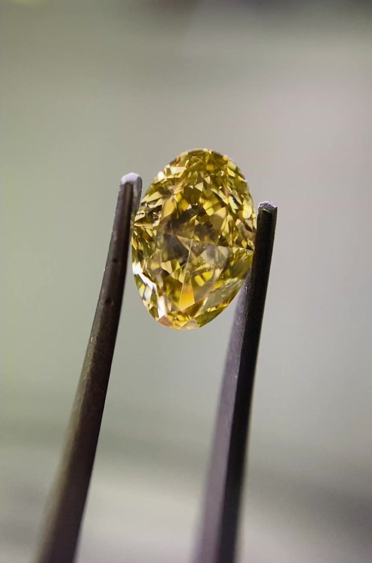 Loose Diamond - OVAL 1.0ct Fancy Deep Brownish Yellow SI2: Loose Diamond - OVAL 1.0ct Fancy Deep Brownish Yellow SI2 Source: Natural Shape: OVAL Carats: 1.0 Color: Fancy Deep Brownish Yellow Certification: GIA Video: