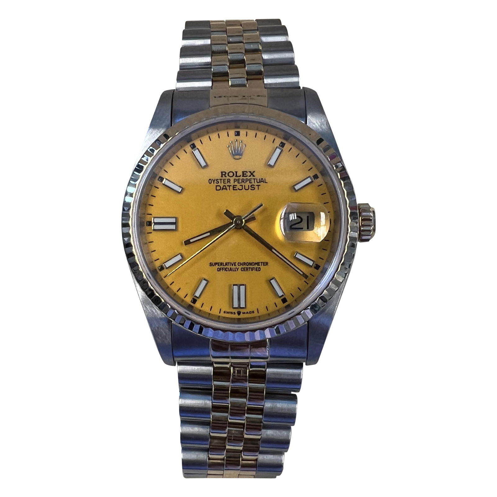 Rolex Datejust 36 Yellow Dial Automatic Box and Papers Ref 16233: Rolex Datejust 36 Yellow Dial Automatic Box and Papers Ref 16233 Experience the elegance of this Rolex Datejust 36, featuring a stunning custom yellow dial that enhances its luxurious appeal. Crafted