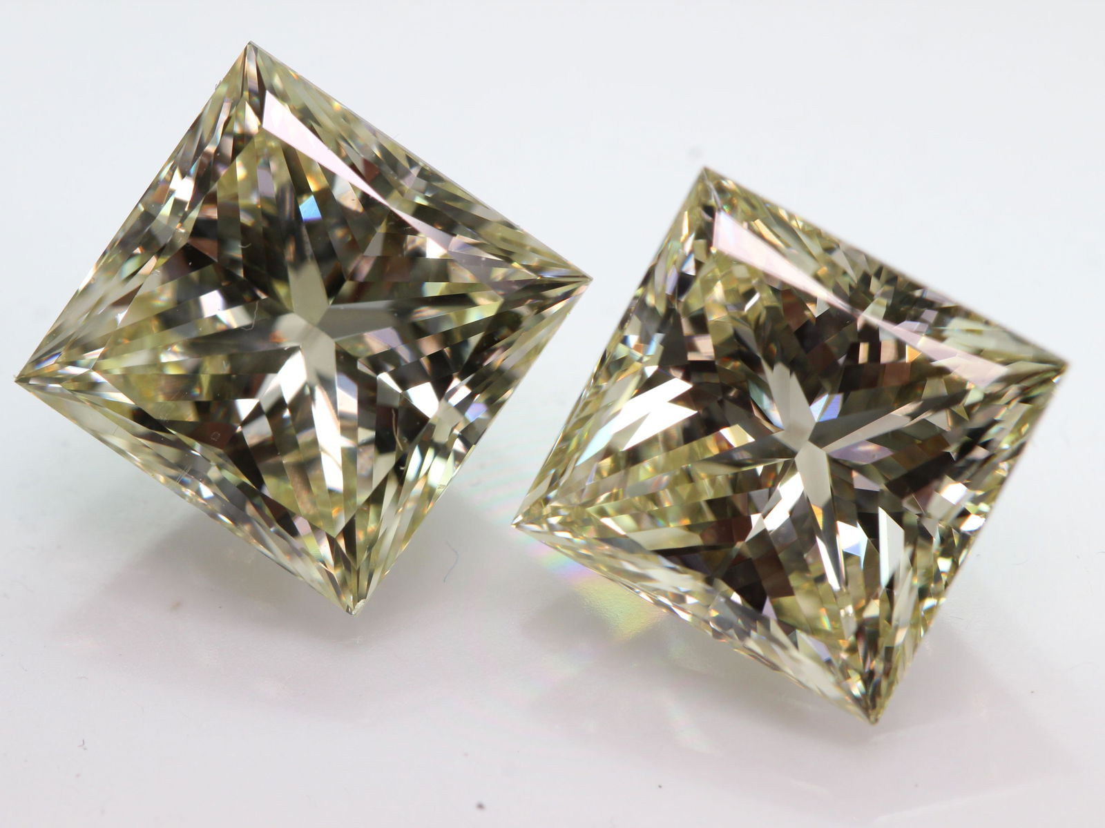 Loose Diamond - PRINCESS 5.66ct Fancy Yellow SI1: Loose Diamond - PRINCESS 5.66ct Fancy Yellow SI1 Source: Natural Shape: PRINCESS Carats: 5.66 Color: Fancy Yellow Certification: GIA Video: