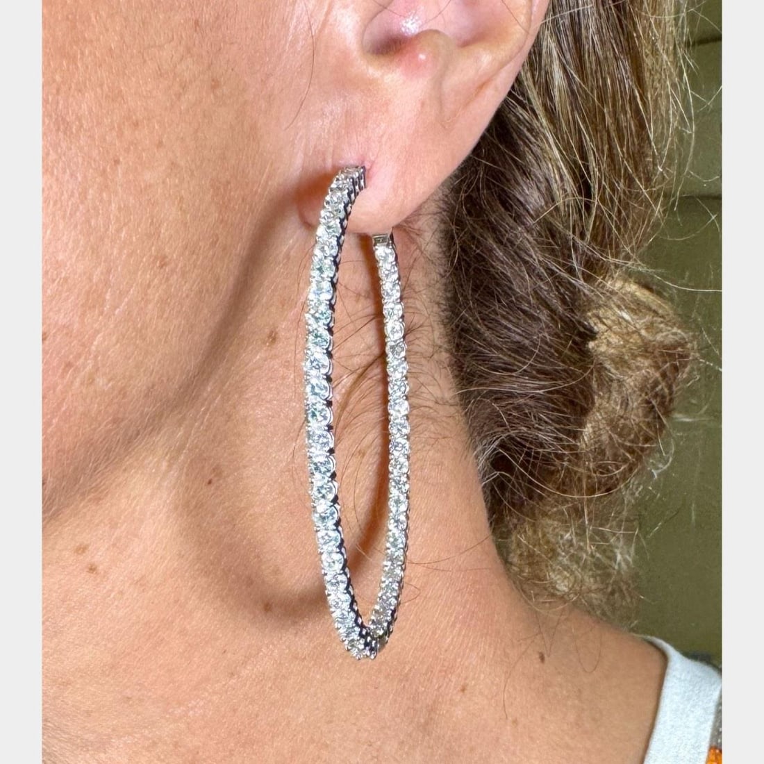 14K White Gold 10.00 Ct Diamond Hoop Earrings: 14K White Gold 10.00 Ct Diamond Hoop Earrings These stunning 14K White Gold hoop earrings feature a dazzling array of 98 diamonds, totaling approximately 10.00 carats. With a length of 2.75 inches, th