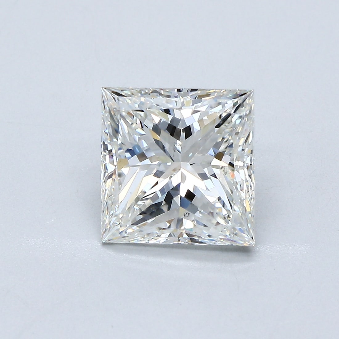 Loose Diamond - PRINCESS 3.26ct G SI1: Loose Diamond - PRINCESS 3.26ct G SI1 Source: Natural Mined Diamond Shape: PRINCESS Carats: 3.26 Color: G Clarity: SI1 Certification: GIA PLEASE NOTE: Framed, Large, or heavy items do not have shippin